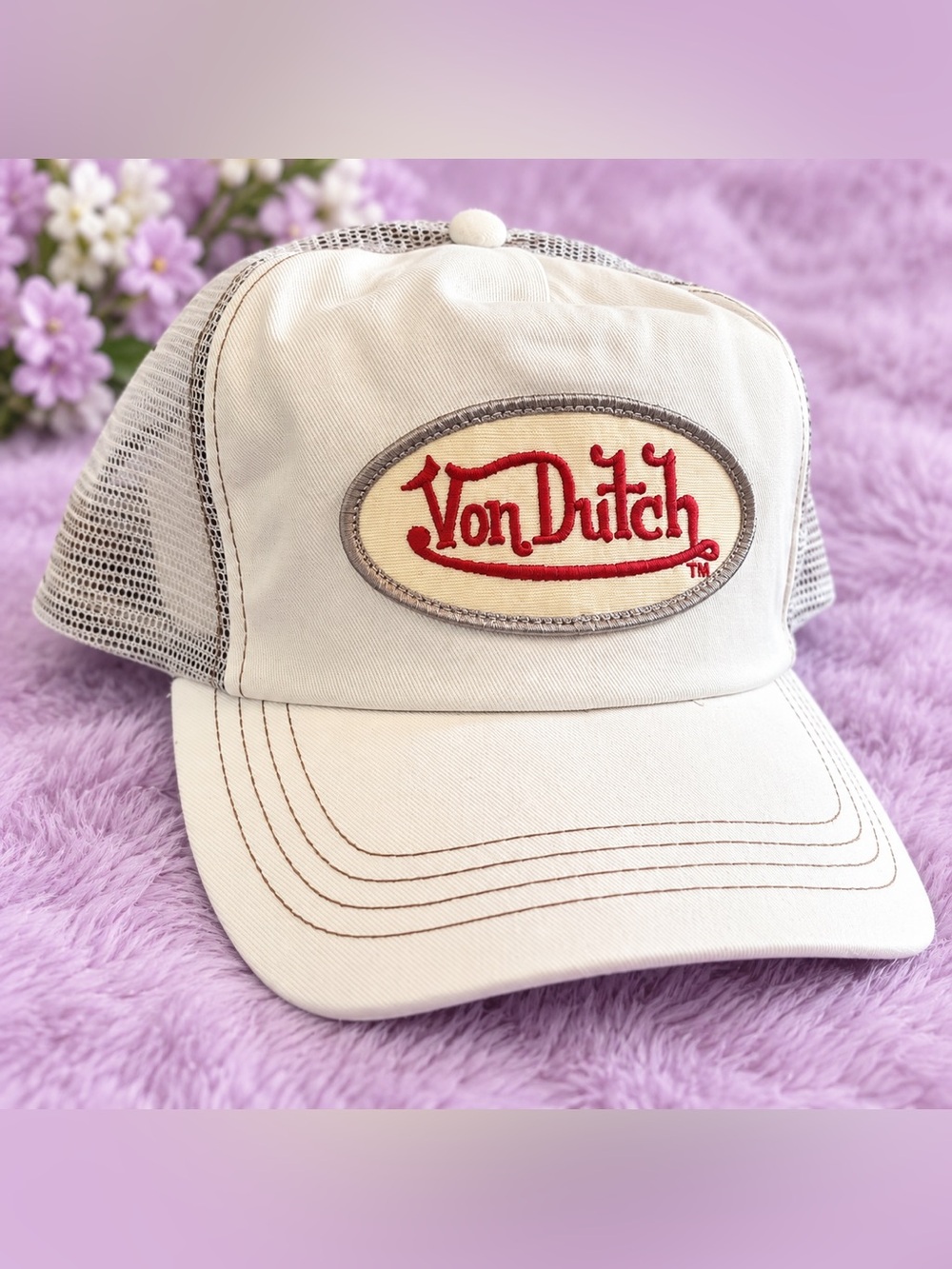 Von Dutch Cream Hat with Red Logo Patch gray back New